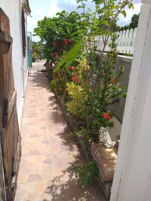 Maison Creole Chaleureuse Avec Stationnement ル・ゴジエ エクステリア 写真