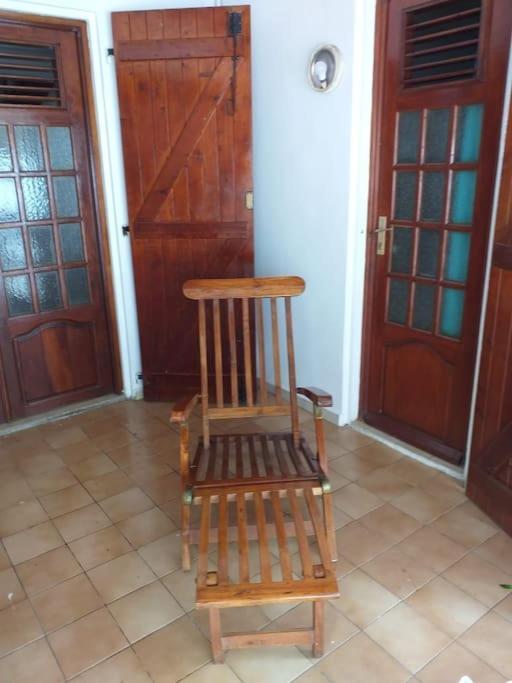 Maison Creole Chaleureuse Avec Stationnement ル・ゴジエ エクステリア 写真